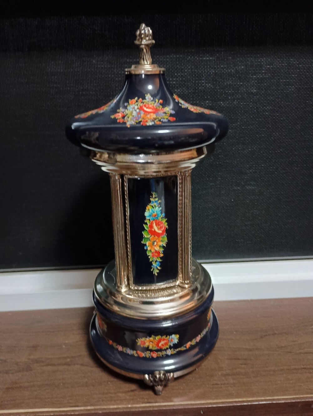 Vintage Cigerate Carousel Music Box, Plays Love Is A Many Splendid Thing